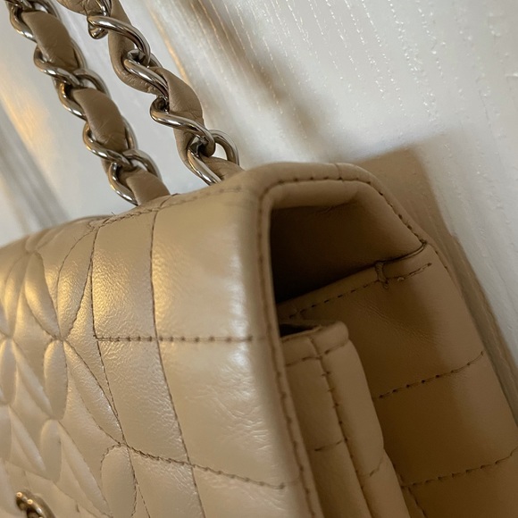 ❌❌SOLD❌❌CHANEL Beige Vintage Choco Bar Small Flap Bag Silver Full Set - Picture 12 of 16